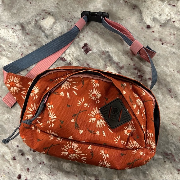 United By Blue Handbags - United By Blue Fanny Pack